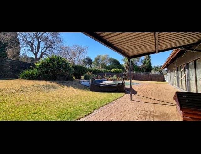 3 BEDROOM HOUSE FOR SALE IN KEW